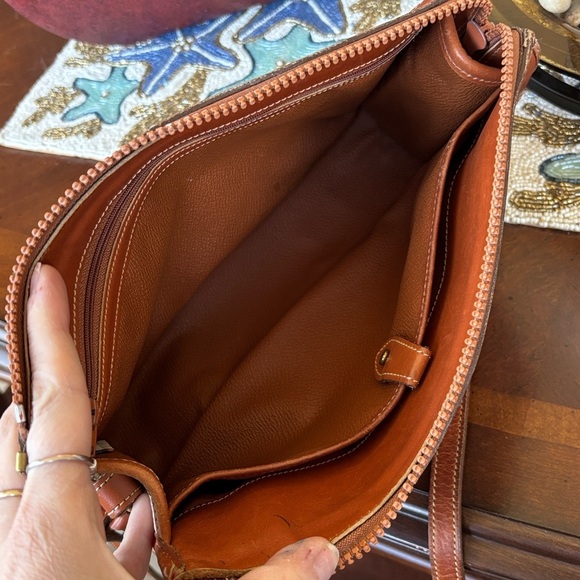 Vintage Dooney & Bourke All-Weather Pebbled Leather Zippered Crossbody Purse 80s - Picture 15 of 16